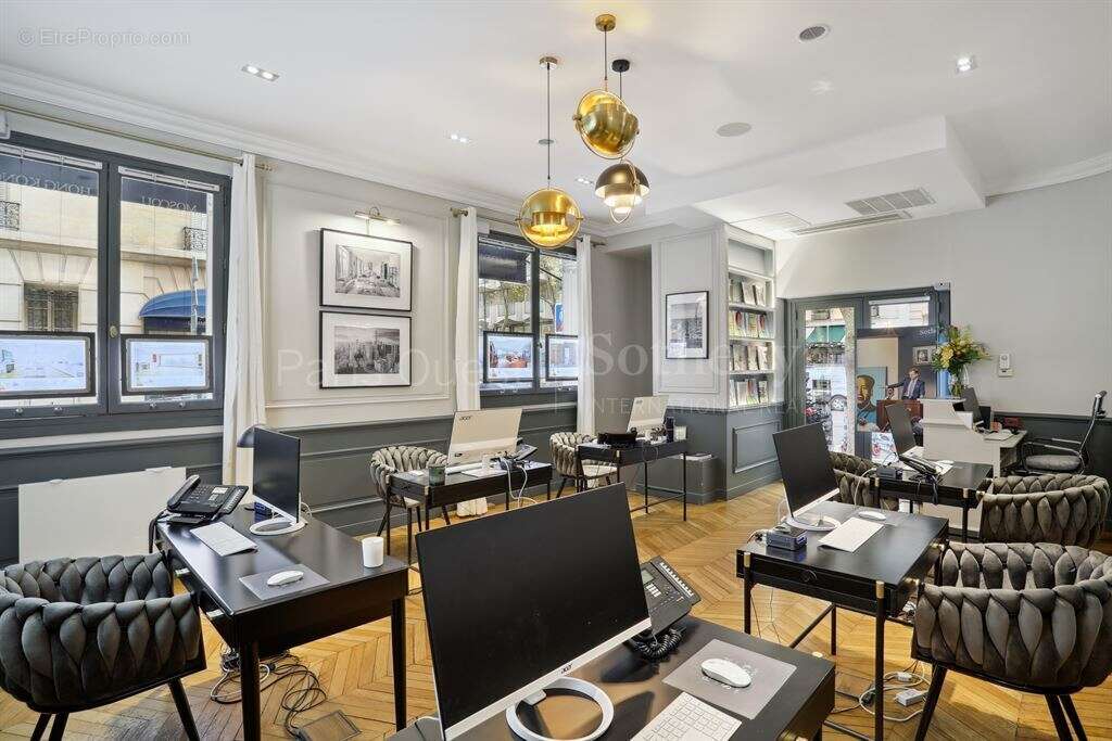 Commerce à PARIS-16E