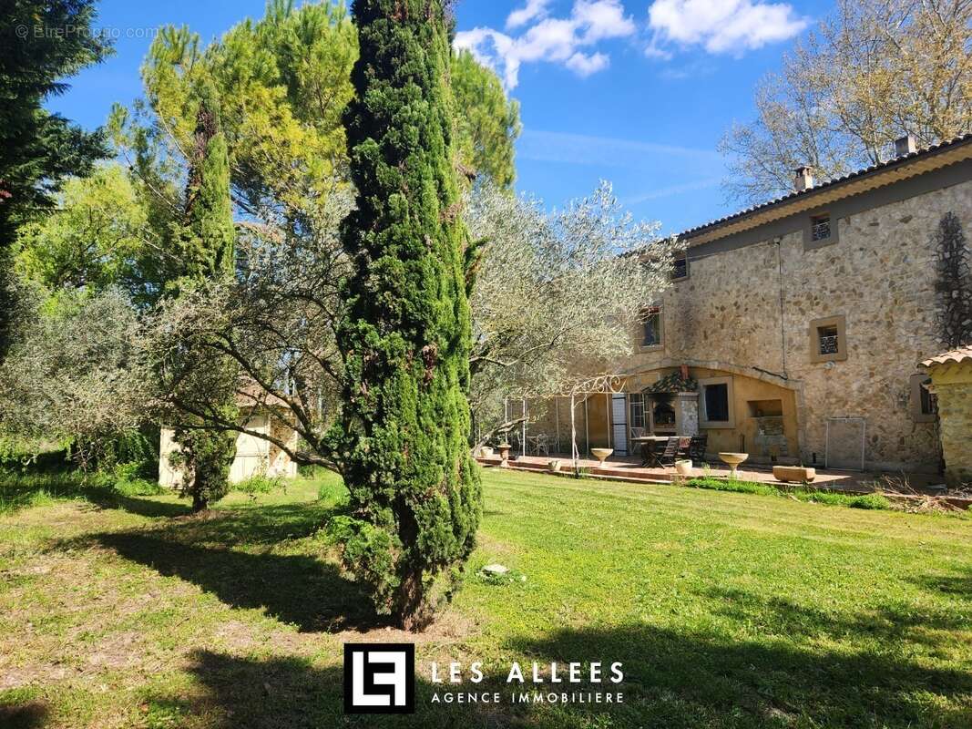 Maison à PERNES-LES-FONTAINES