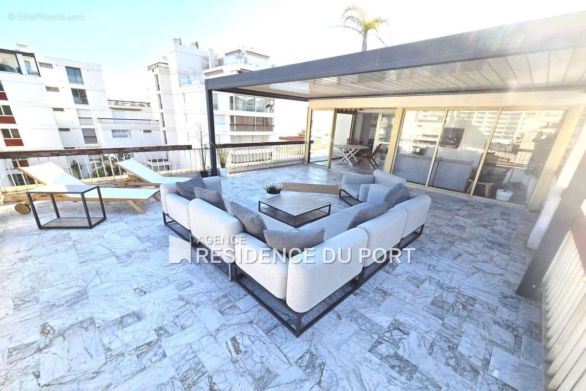 Appartement à MANDELIEU-LA-NAPOULE