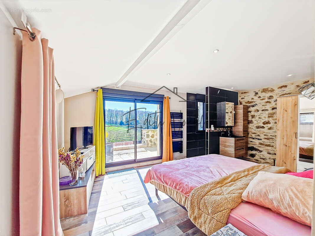 Maison à VILLEFRANCHE-DE-PANAT