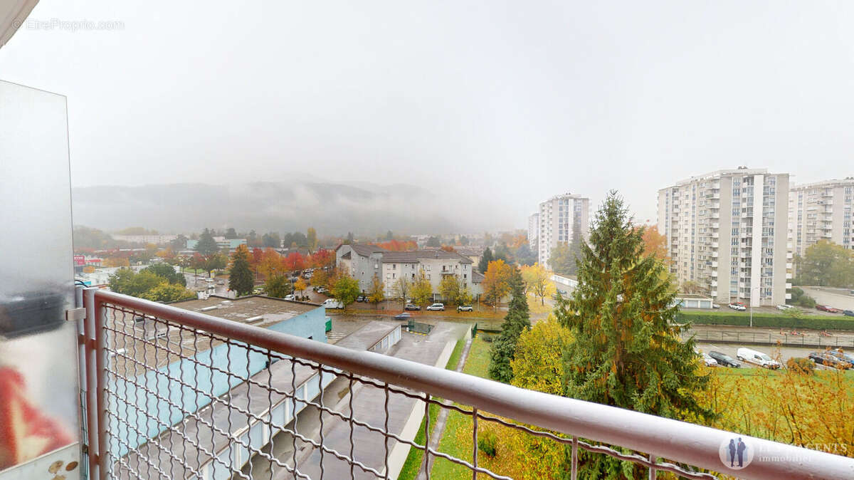 Appartement à SAINT-MARTIN-D'HERES