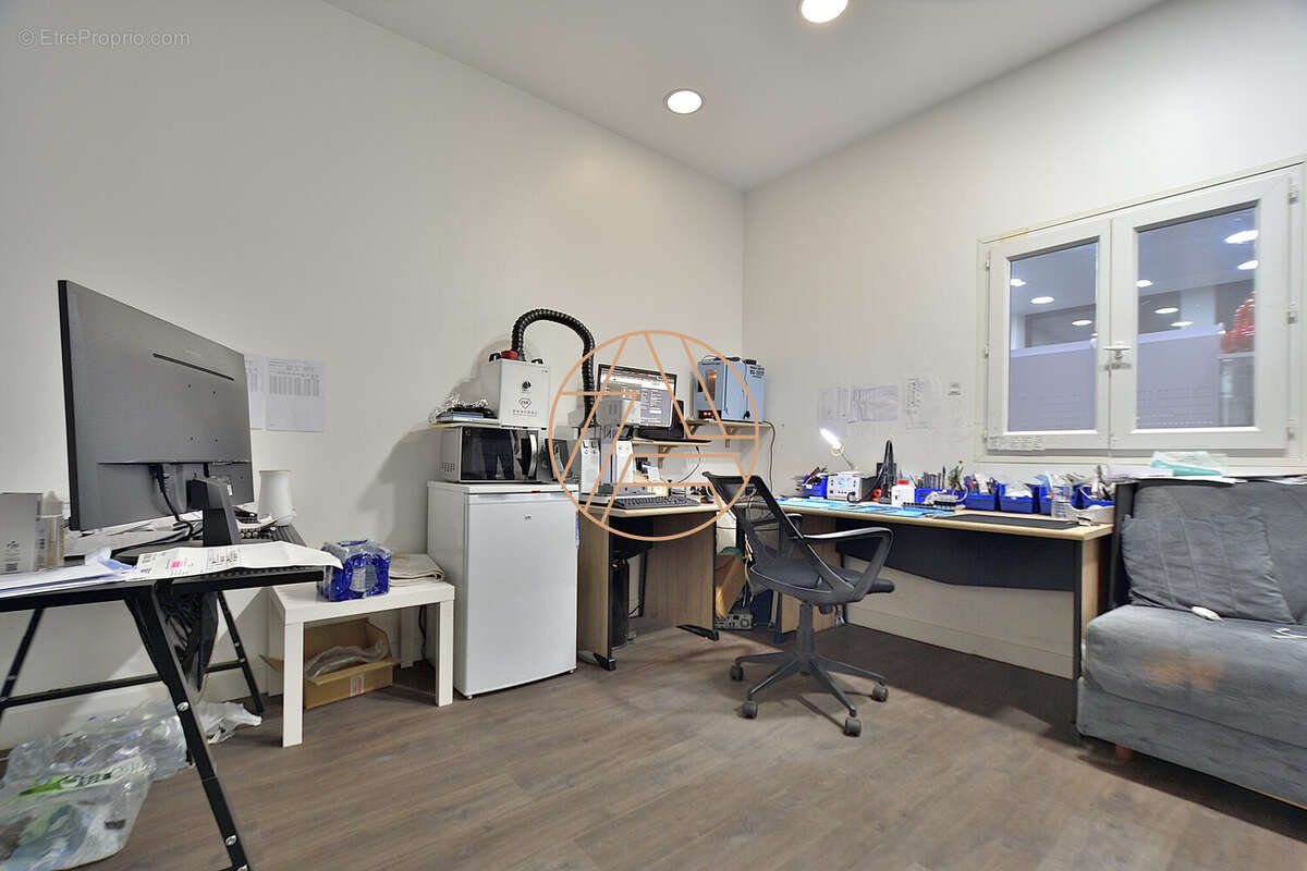 Autre à SAINT-MAUR-DES-FOSSES