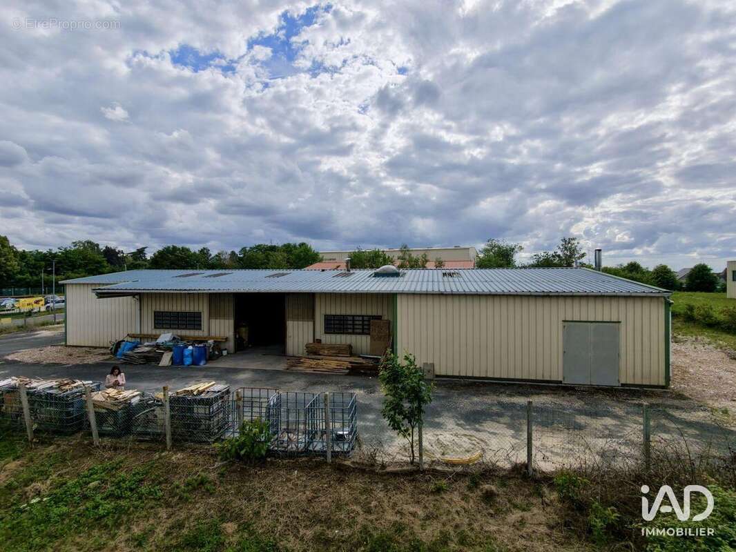 Commerce 345 m² à Courtenay  - photo 4