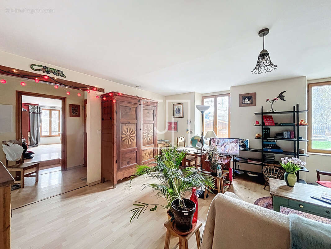 Appartement à SAINT-PAUL-SUR-UBAYE