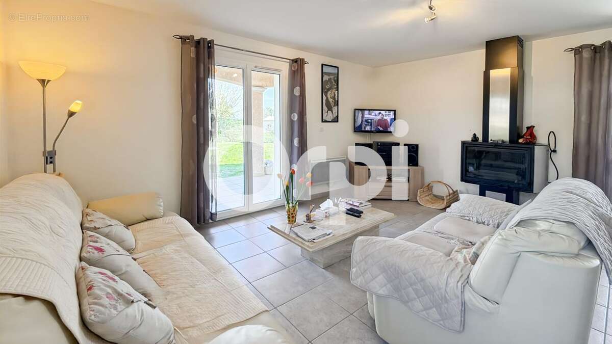 Maison À Vendre sur 1500m² de terrain arboré - photo 10