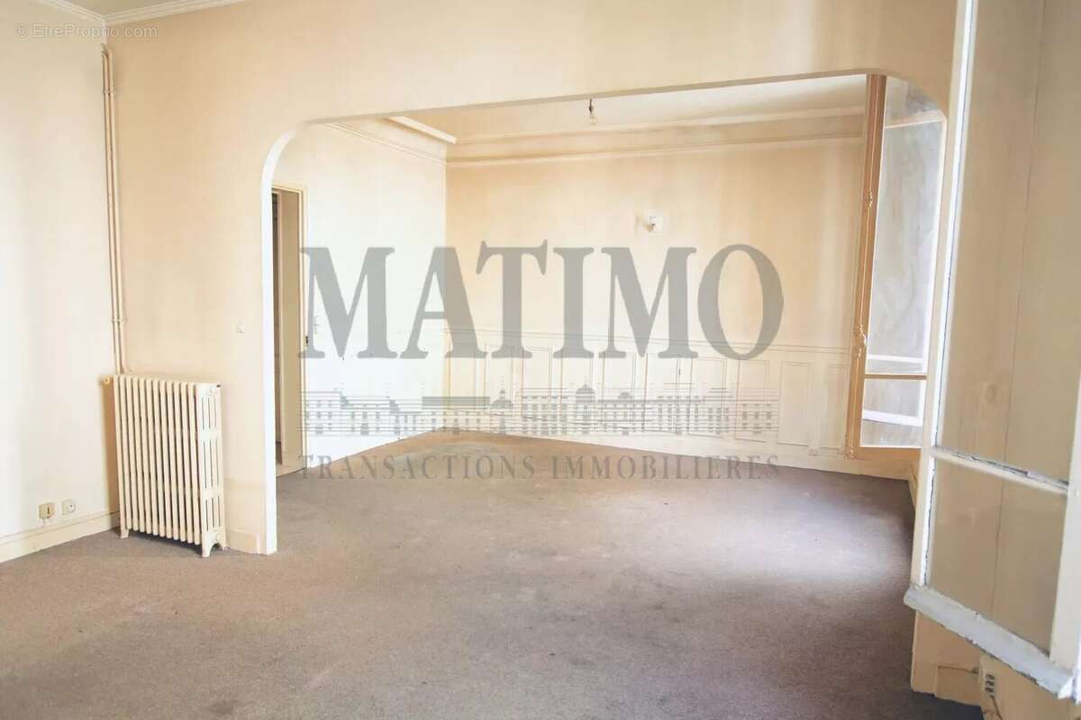 Appartement à LA GARENNE-COLOMBES