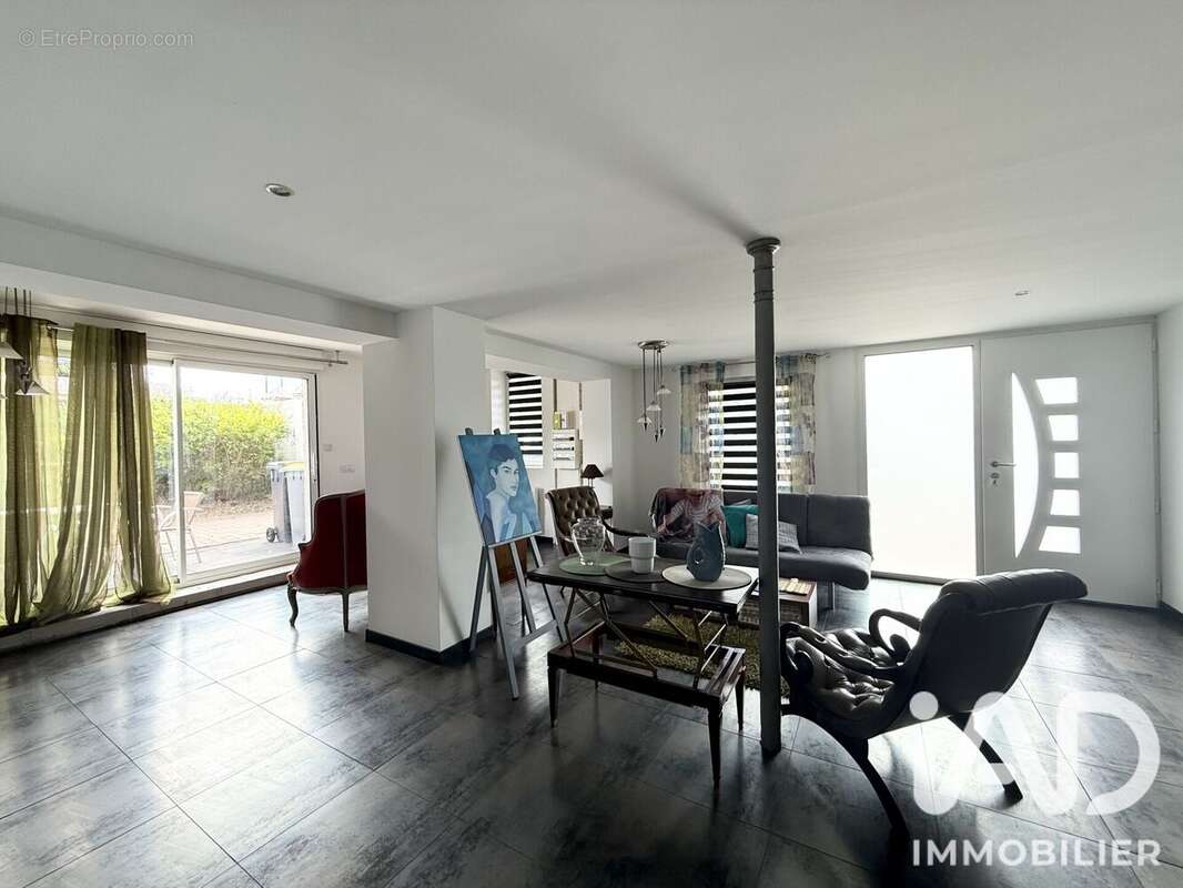 Maison 263 m² à Vaux-Le-Penil  - photo 2