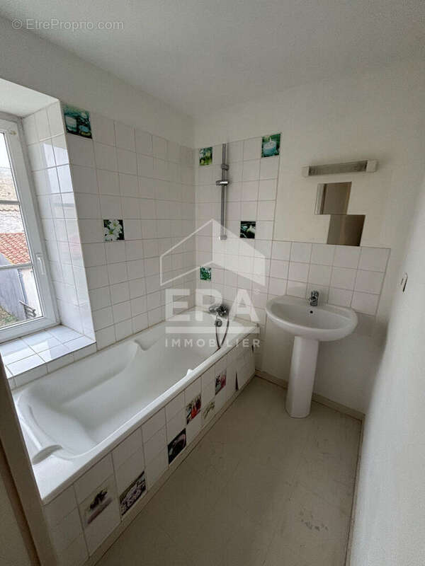 Appartement à SURGERES