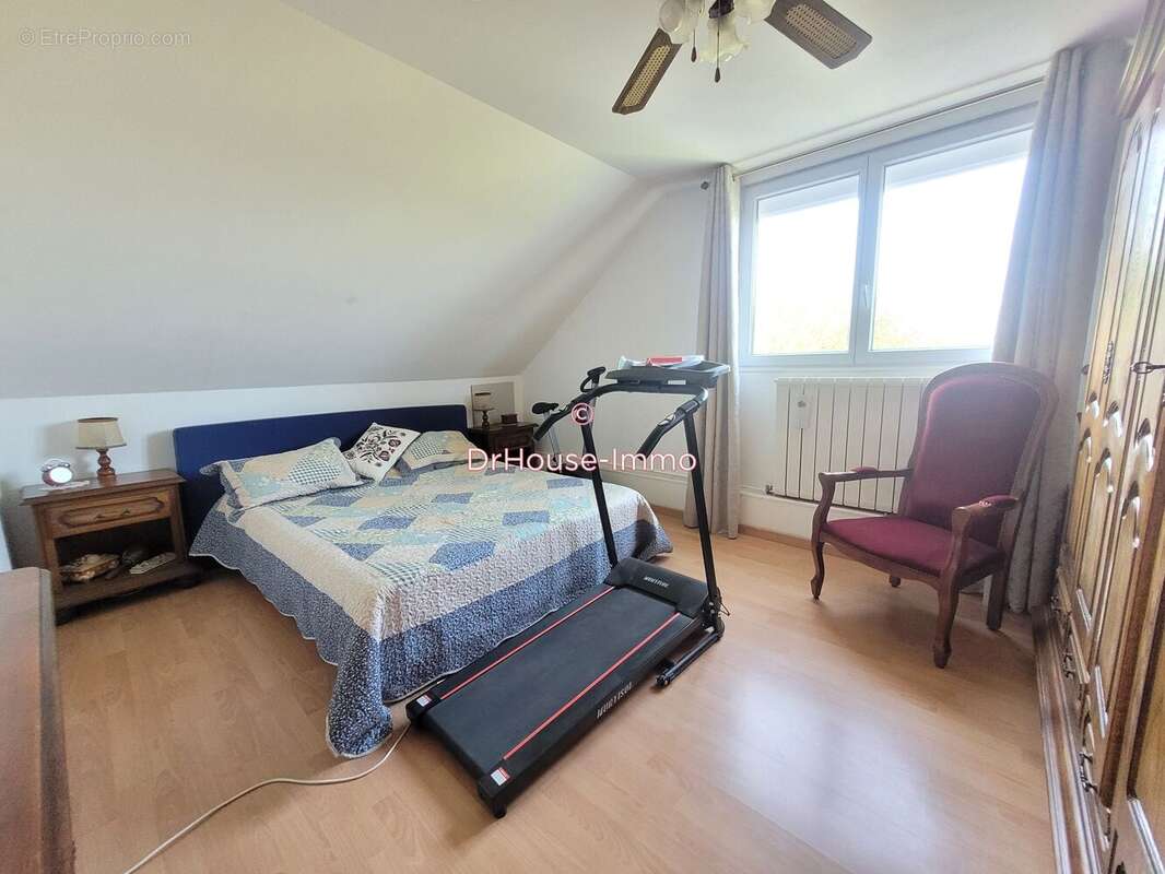 Maison à LA SELLE-SUR-LE-BIED