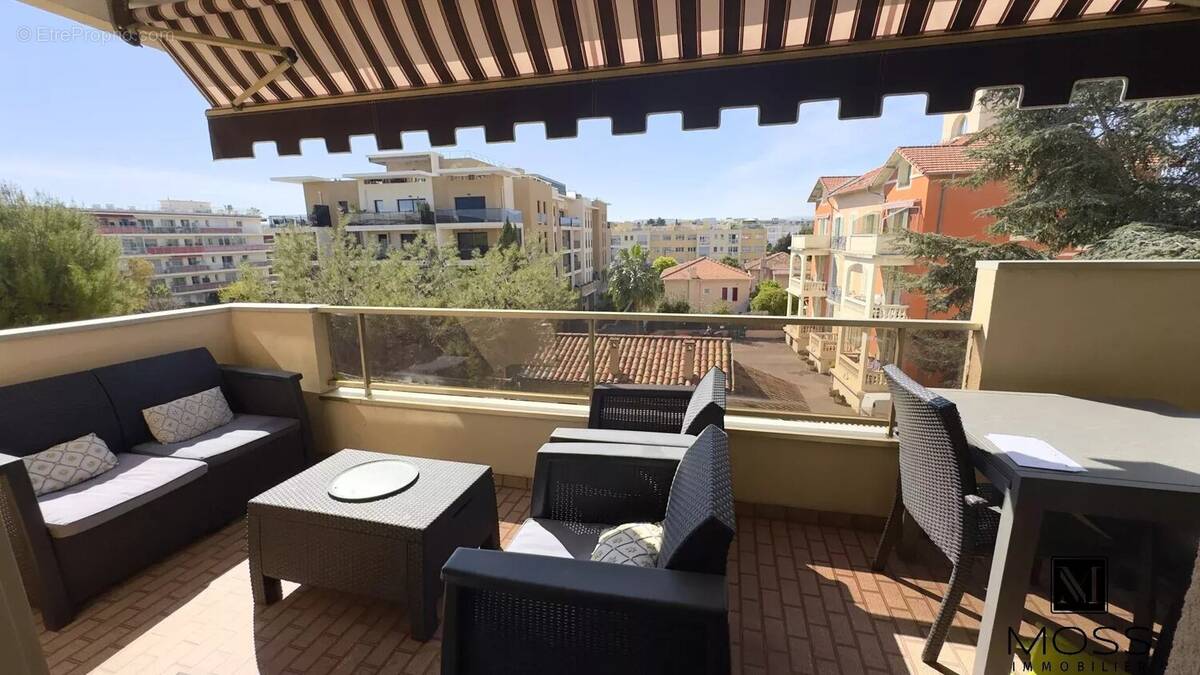 Appartement à SAINT-LAURENT-DU-VAR