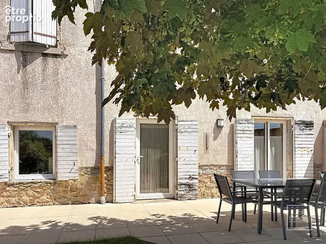 SAINT DIDIER AU MONT D'OR Maison ancienne de 117m²  (133m² au sol) avec un jardin de 160m² - photo 3