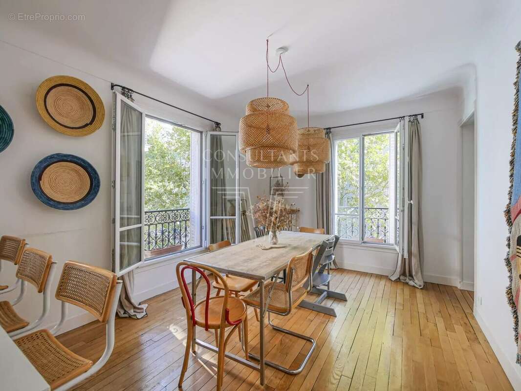 Appartement à PARIS-16E