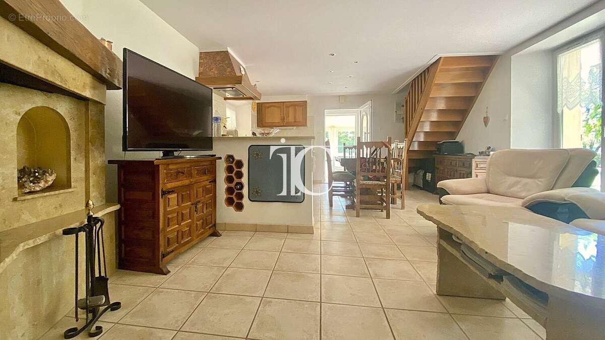 Saint ambroix, maison avec jardin arbore 2584m2, dependances, garage, piscine - photo 12