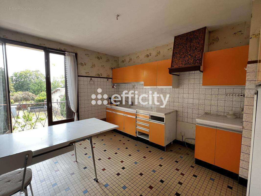 Maison 181 m² à Marcay  - photo 9