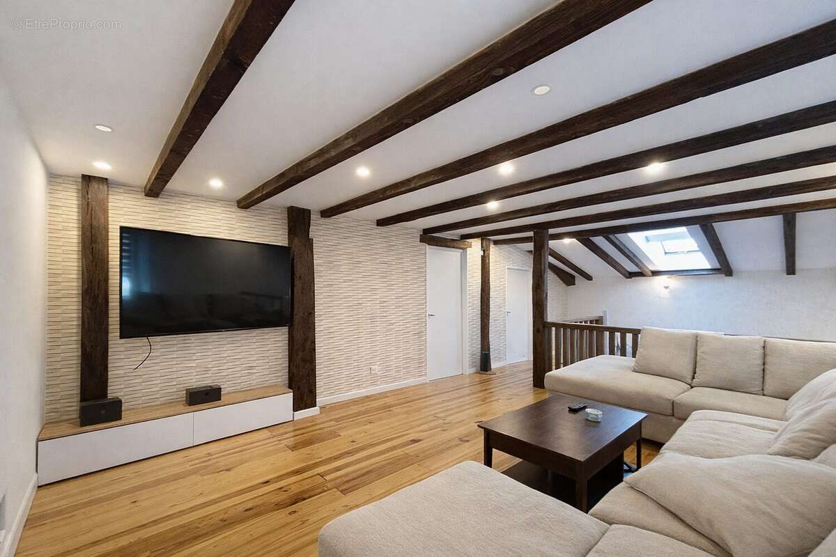 Maison à ADELANS-ET-LE-VAL-DE-BITHAINE