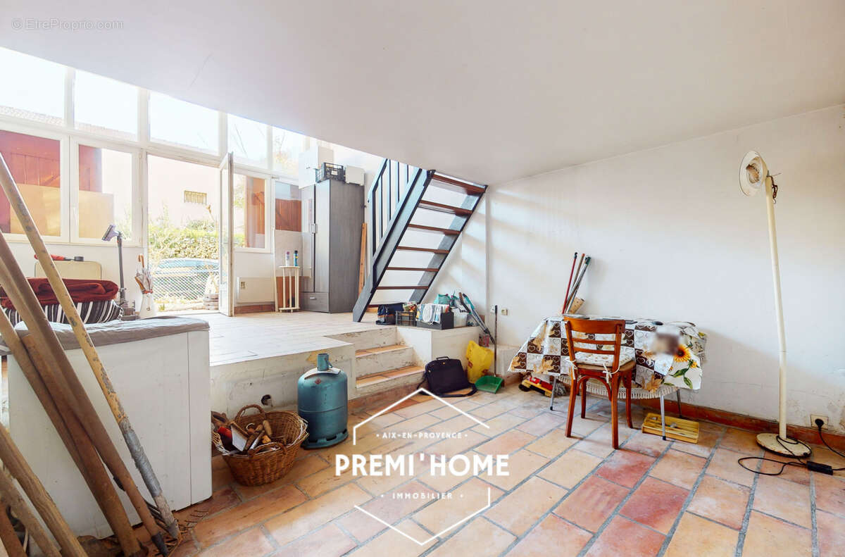 * a vendre t2 mezzanine proche rotonde aix en provence *  - photo 6