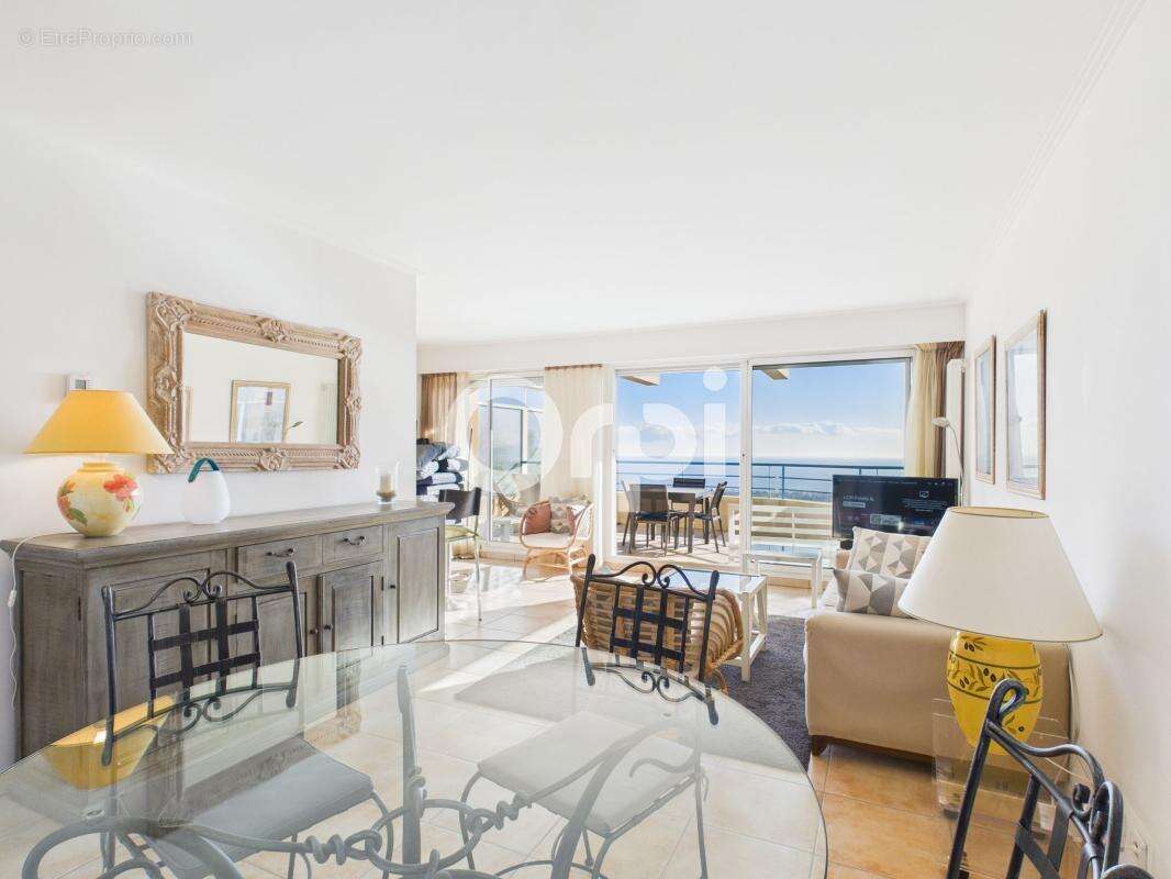 Appartement à MANDELIEU-LA-NAPOULE
