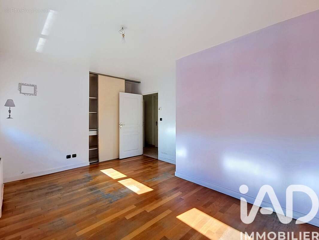 Photo 8 - Appartement à VILLEURBANNE