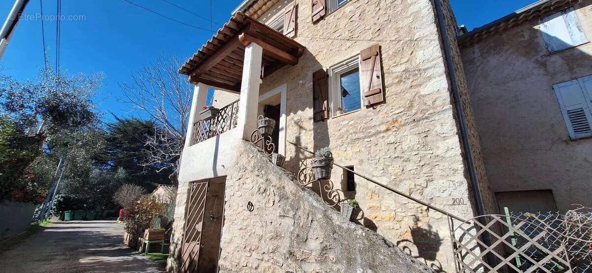 Maison à ROQUEFORT-LES-PINS