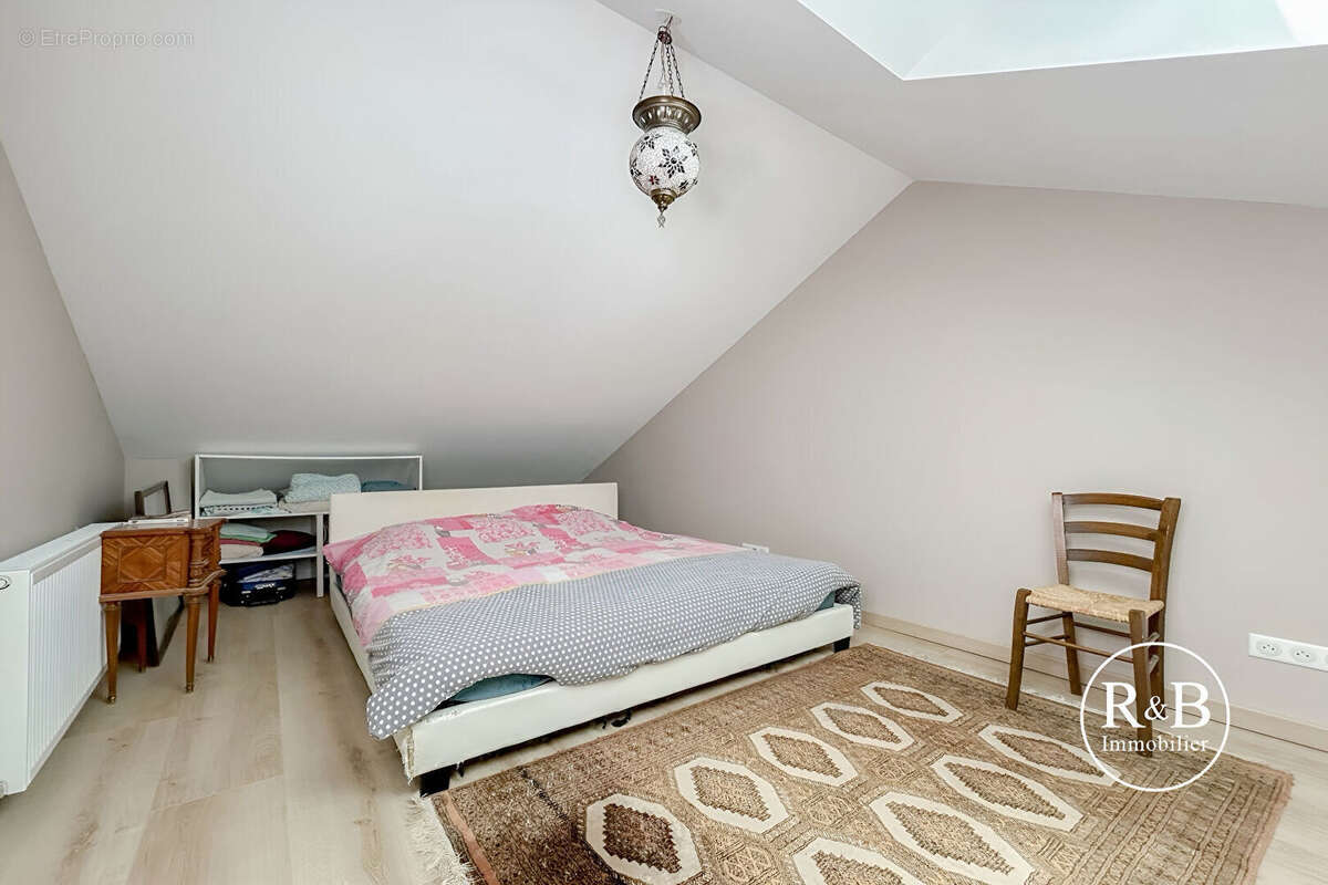 Appartement à LES CLAYES-SOUS-BOIS