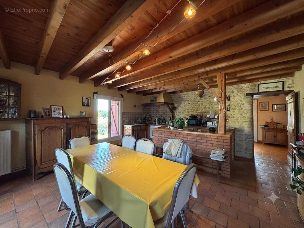 Maison 135 m² à Thouars  - photo 7