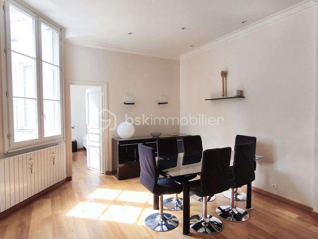 Appartement à PARIS-6E