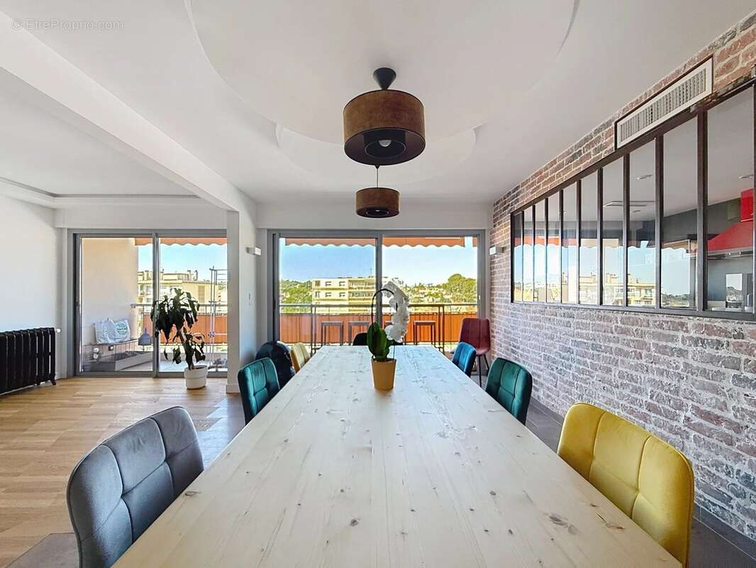 Appartement rénové de 115 m² Dernier etage au Cannet  - photo 3