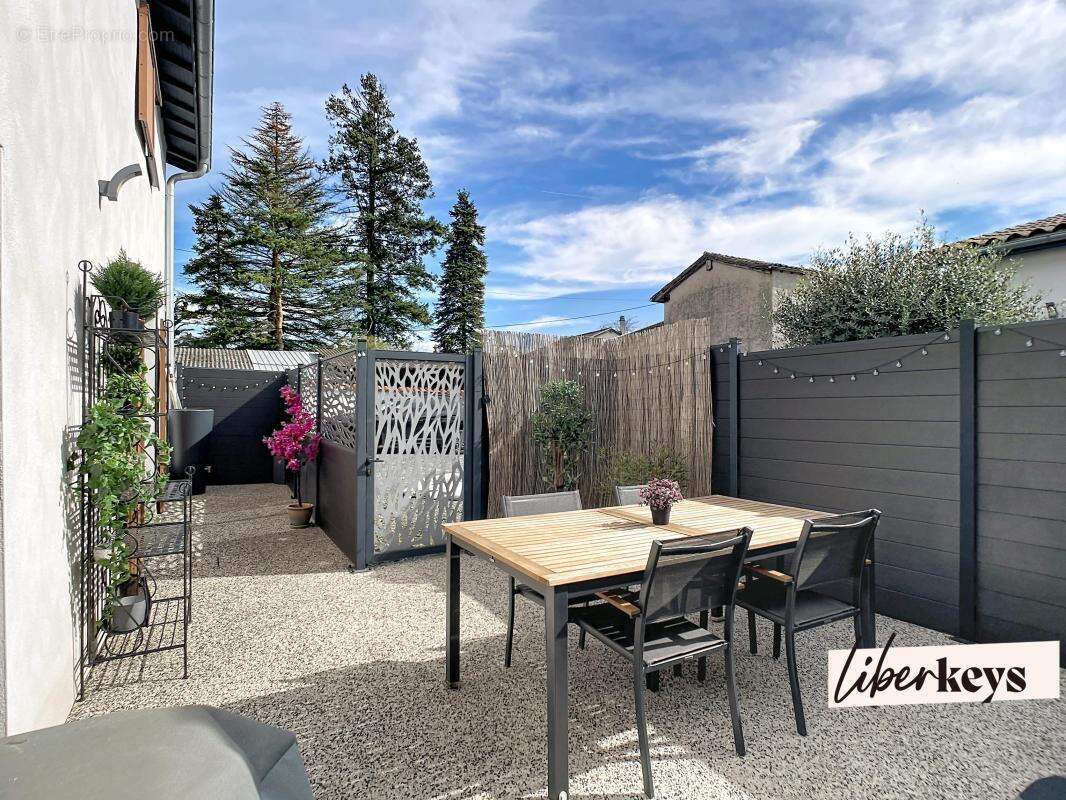 Maison à CAILLOUX-SUR-FONTAINES