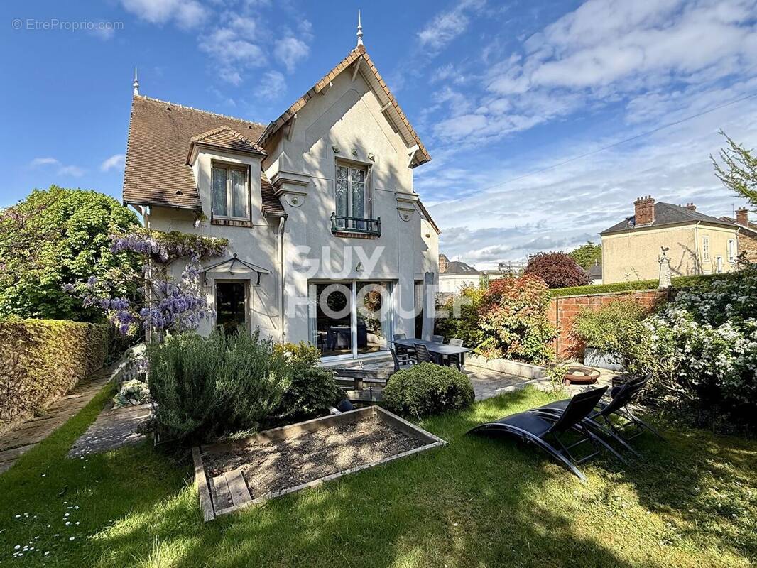 Maison à MEZIERES-SUR-SEINE