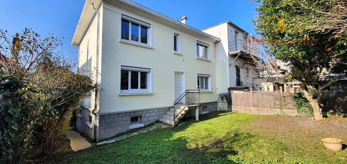 Maison à FRESNES