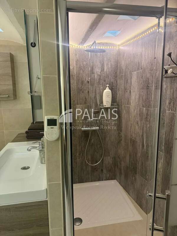 Appartement à ROQUEBRUNE-CAP-MARTIN