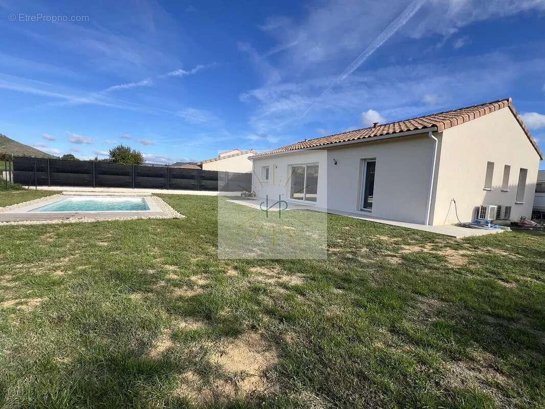 Maison à ALBA-LA-ROMAINE