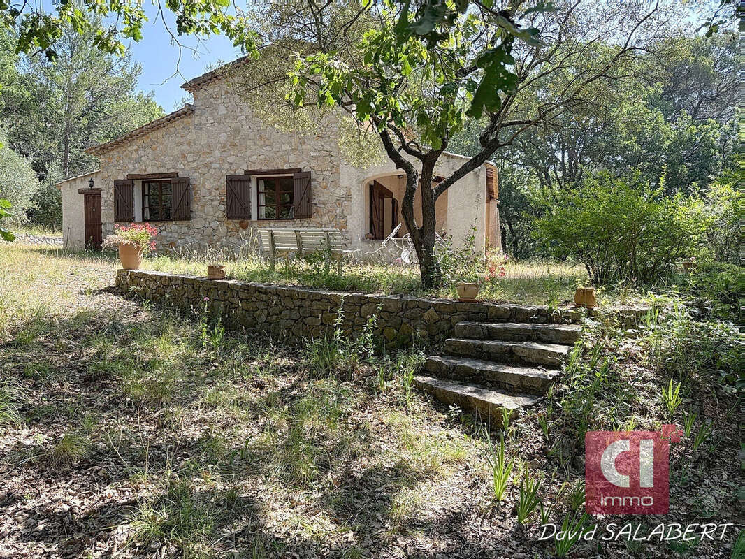 Maison à LA ROQUEBRUSSANNE