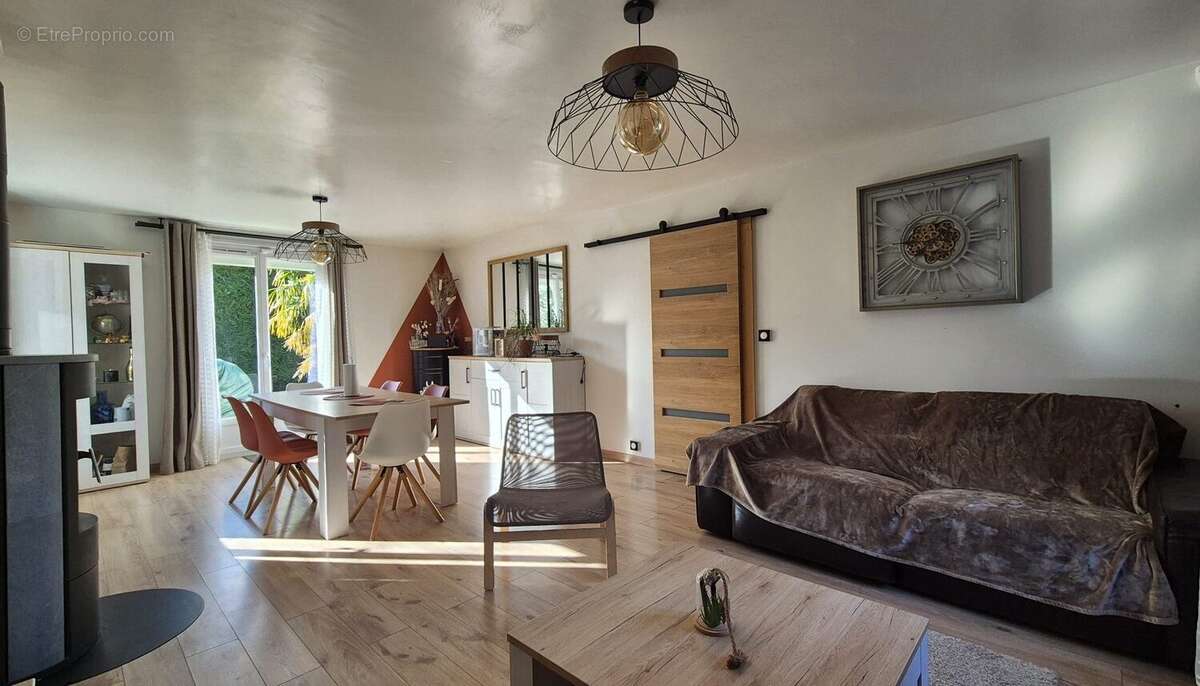 Maison à FAREMOUTIERS