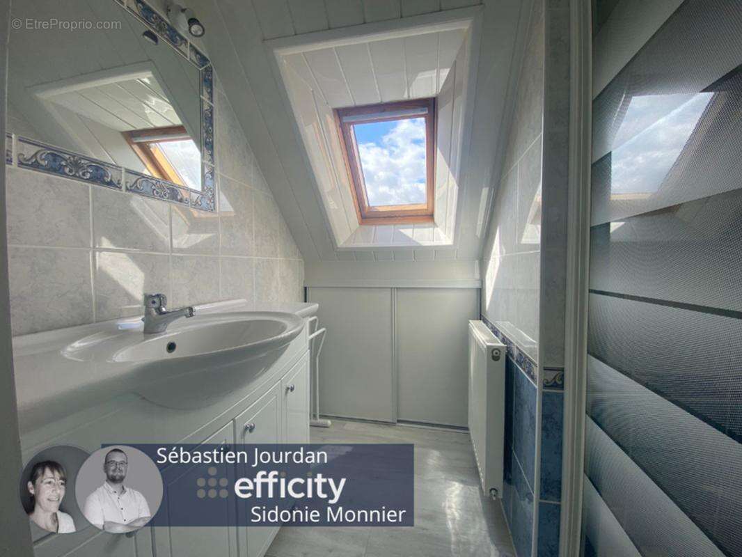 Maison à AVAILLES-SUR-SEICHE