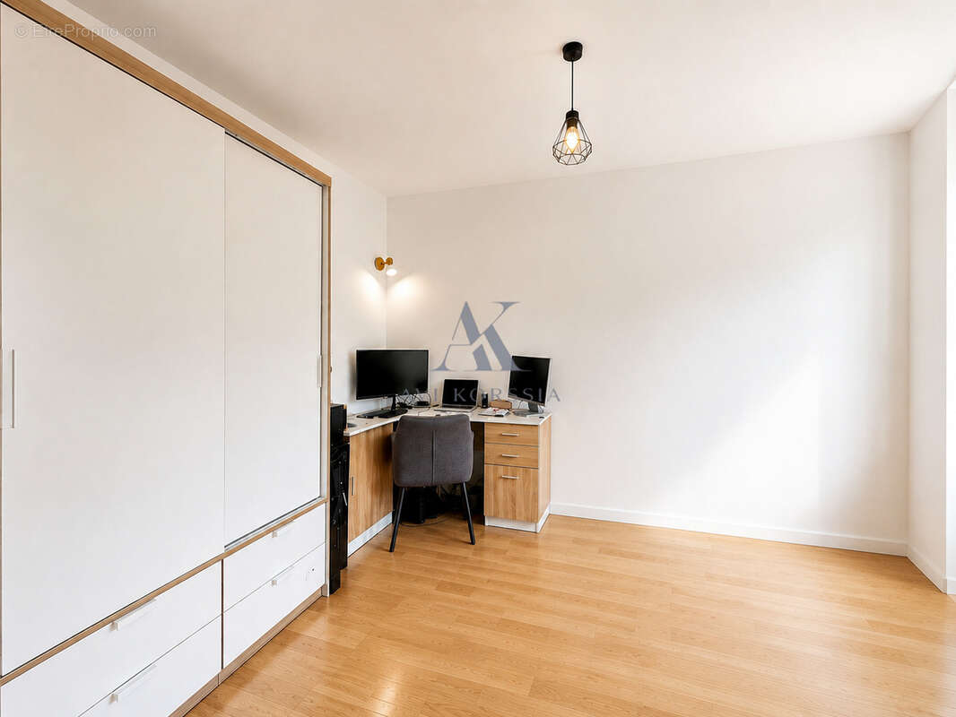 Bron   Appartement T6 112 m2, 4 chambres avec terrasse et parking - photo 10