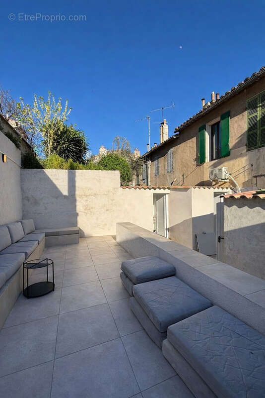 Commerce à MARSEILLE-13E