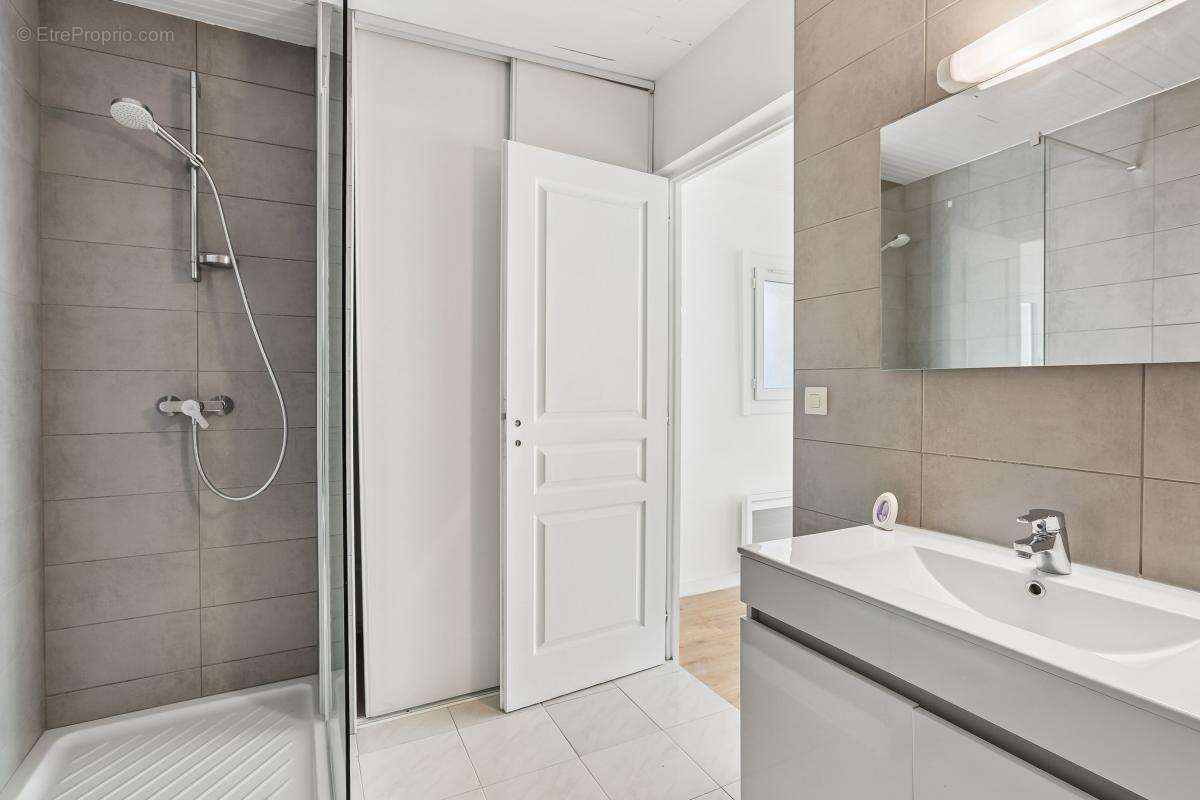 Appartement à LA FARE-LES-OLIVIERS