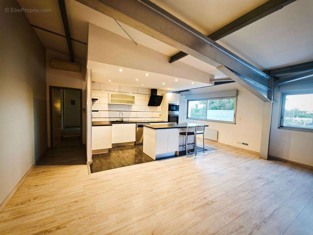 Appartement à LA SALVETAT-SAINT-GILLES