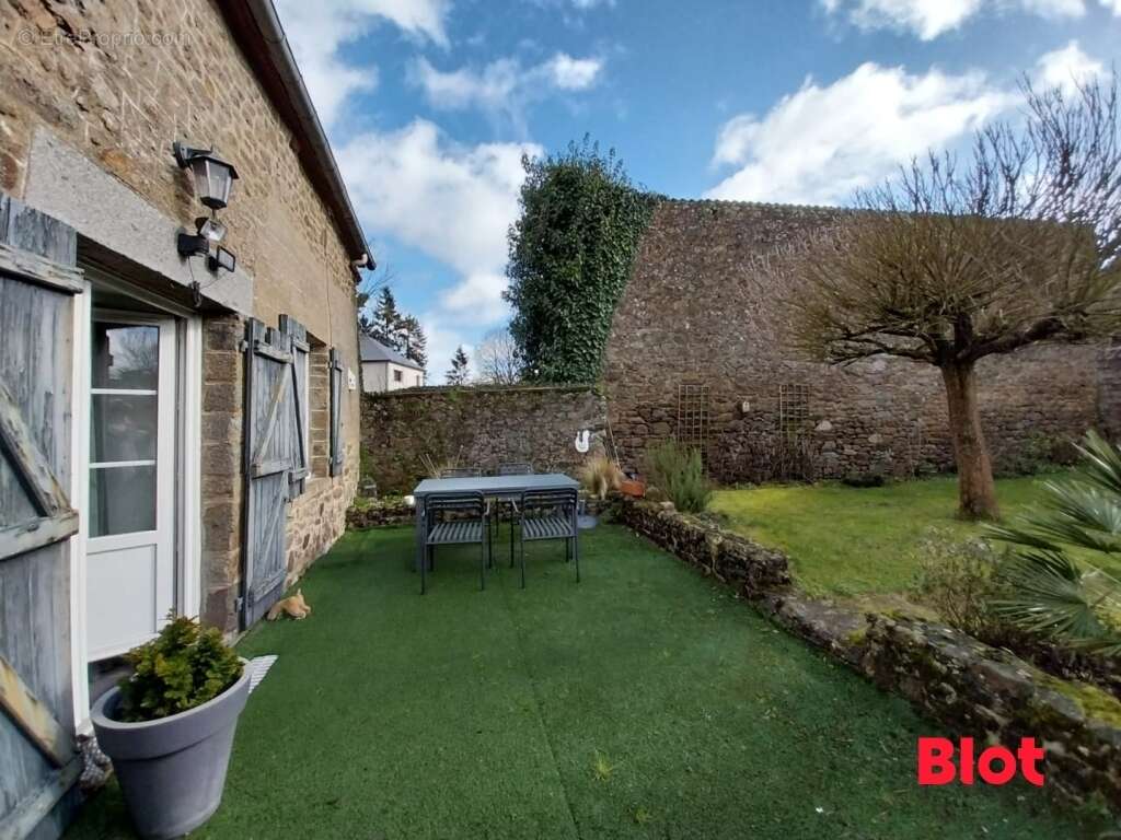 Maison à MINIAC-MORVAN