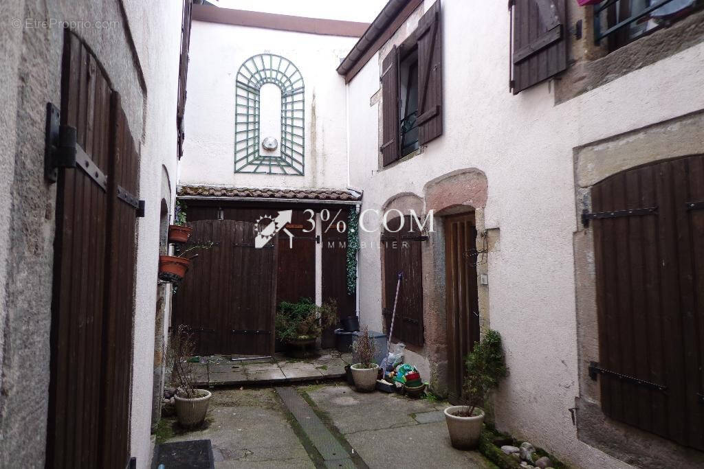 Remiremont centre ville immeuble de rapport 10.2 % Brut, 6 a - photo 2