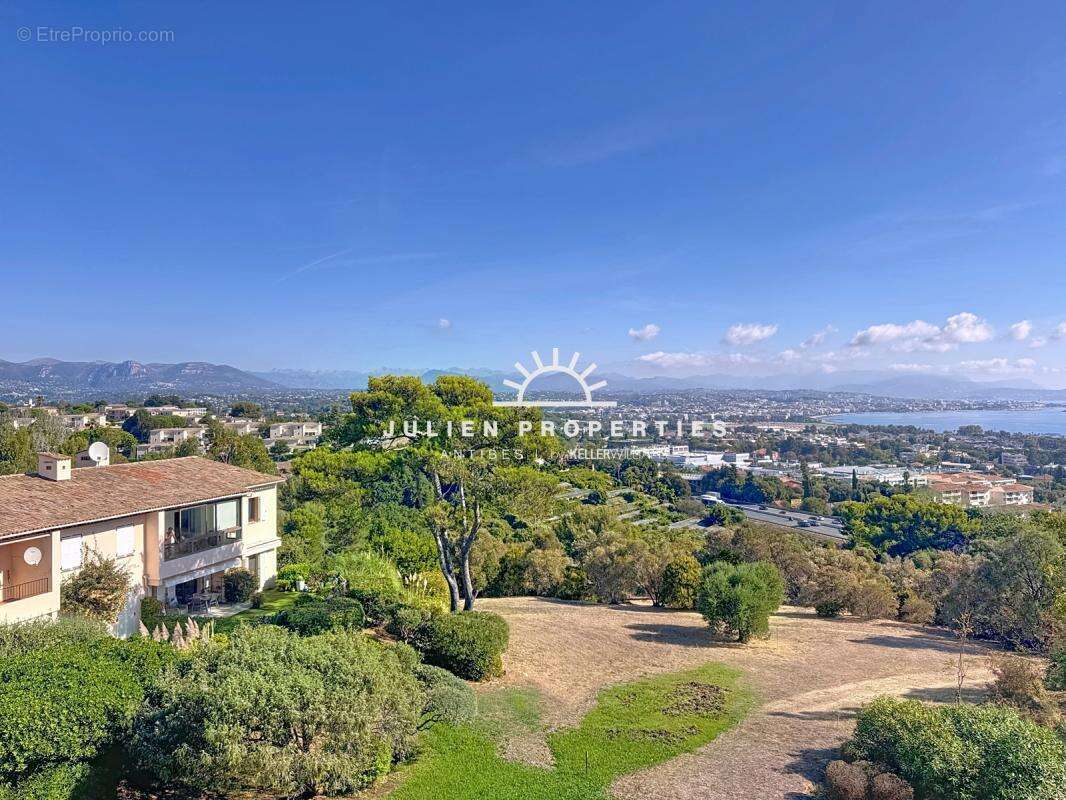 Appartement à VILLENEUVE-LOUBET