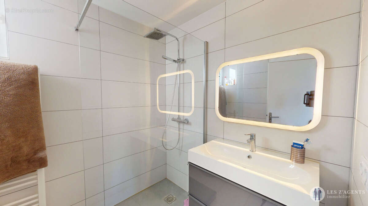 Maison à SAINT-MARTIN-D&#039;HERES