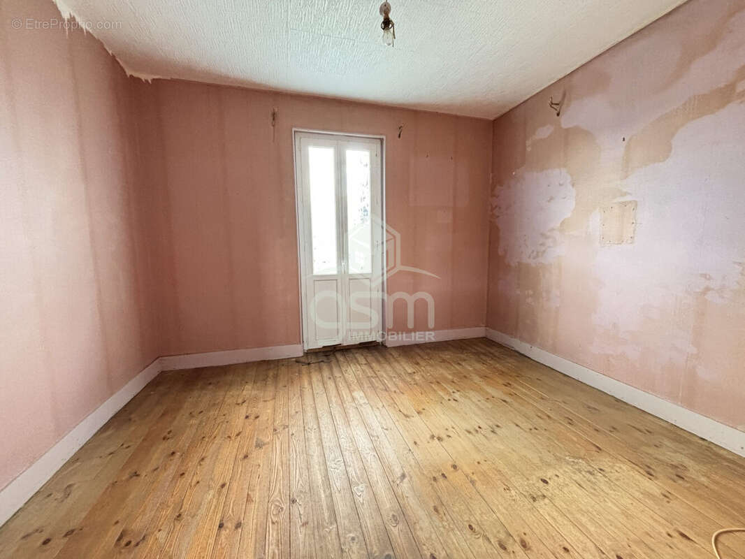 Maison 74 m² à Nouatre  - photo 8