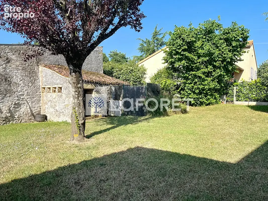À vendre - Charmante maison en pierre à Maillé, entre Parthenay et Poitiers - photo 9