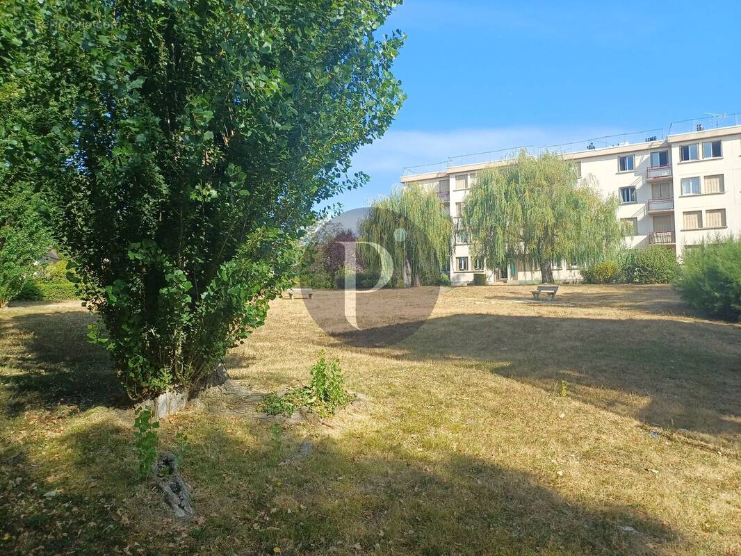 Appartement à VERRIERES-LE-BUISSON