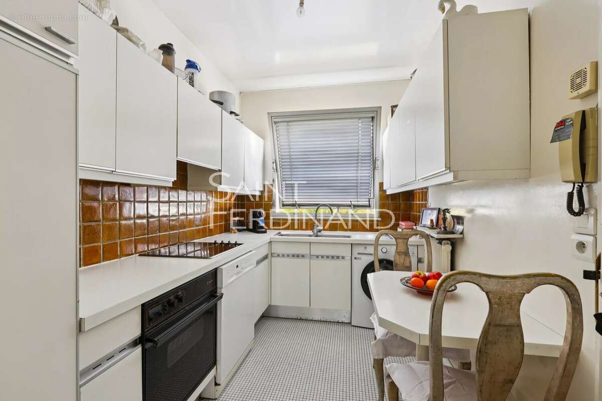 Appartement à NEUILLY-SUR-SEINE