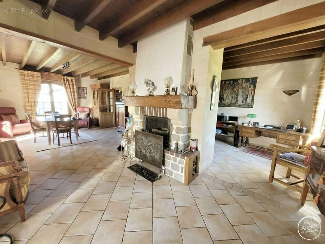 Maison à BAYENGHEM-LES-EPERLECQUES