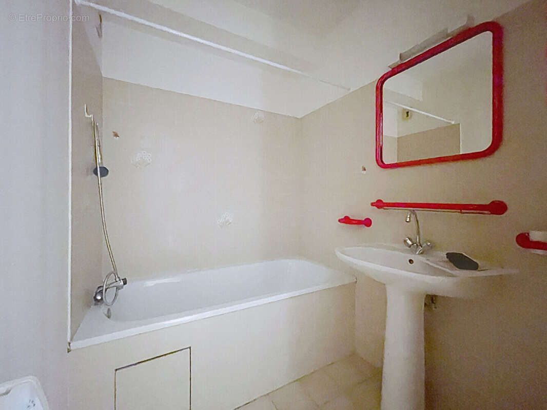 Appartement à GREOUX-LES-BAINS