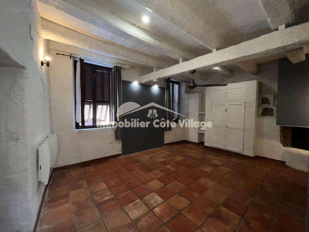 Appartement à TOUET-DE-L'ESCARENE